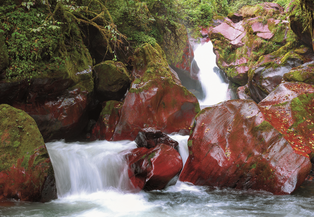 蜂巢岩瀑1.png
